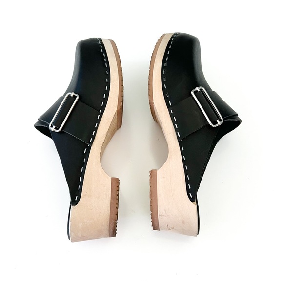 Lotta Classic Elsa Clogs with Wide Buckle - Picture 6 of 15